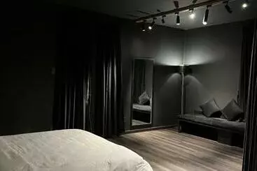 هتل Senso House