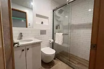 پانسیون Modern Apartment   Relocation & Business Stay