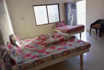 هتل Dwarka Bungalow 1 Only Family