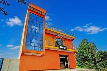 Hotel Oyo Flagship The Crown Plaza