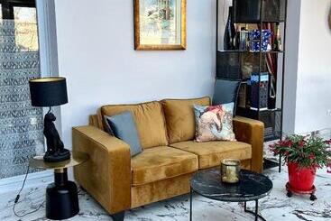 تختخواب و صبحانه Les Suites Champenoises