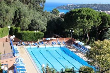 ホテル La Tournerie