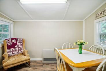 بيت ريفى Charming Pocahontas Escape Near Historic Downtown!