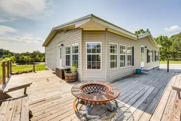コテージ Jacksonville Home W/ Deck   30 Mi To Talladega!
