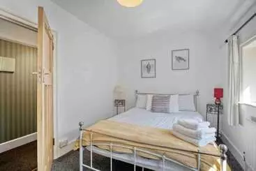 Residenssi Beautifully Furnished Home   5 Minutes To The Sea!