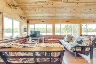コテージ Rock River Hideaway On Private 5 Acre Island!
