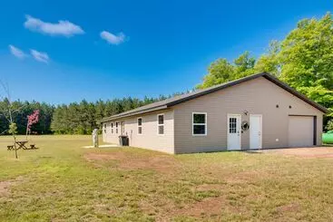 Mökkimajoitus Toivola Home W/ Fire Pit: 8 Mi To Lake Superior!