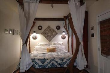 فندق Aloha Crater Lodge