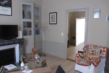 هتل Chambre D'hôtes Les Epicuriens