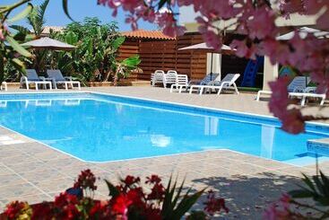 관광객 아파트 Kanalli Apartments