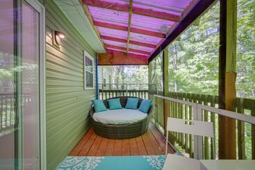 קוטג'' Creekside Hudson Valley Retreat ~ 4 Mi To Winery!