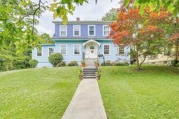Casa Rural Historic Poughkeepsie Home Near Arlington & Vassar