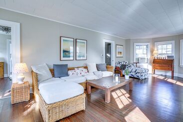 Dom wiejski Historic Poughkeepsie Home Near Arlington & Vassar