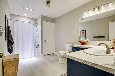 コテージ Inviting Lancaster Vacation Home: 3 Mi To Downtown
