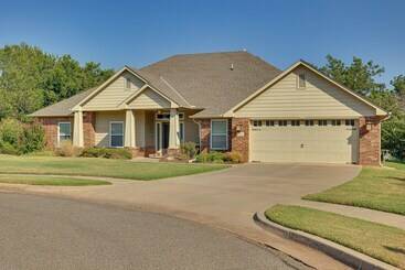 Casa Rural Quaint Noble Home: 6 Mi To University Of Oklahoma!