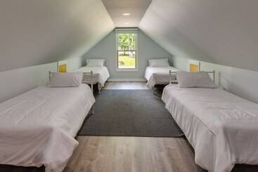 קוטג'' South Carolina Retreat W/ Fireplace & Lake Access!