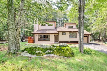 کلبه Tobyhanna Retreat W/ Deck, Pool + Lake Access!