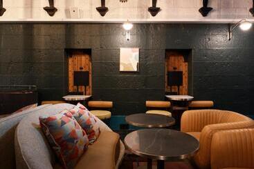 酒店 The Interlude