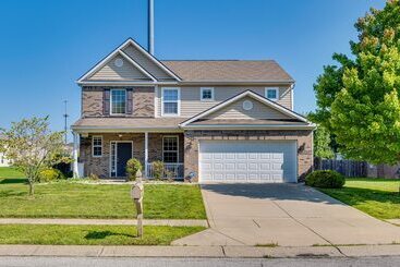 Vakantiehuisje Indianapolis Home W/ Patio & Community Pool!