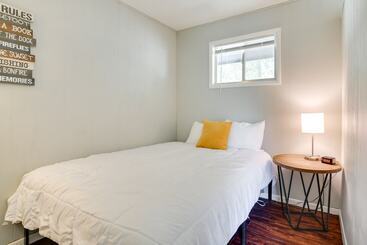 Vidéki Ház Lakefront Haven: Boat Slip, Deck & Community Pool!