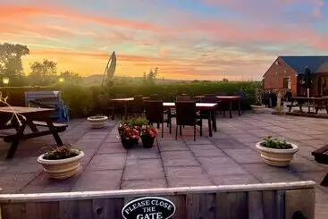 Royal Oak Country Inn And Restaurant