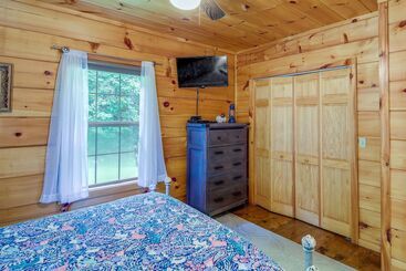 コテージ Sevierville Cabin W/ Hot Tub & Outdoor Amenities!