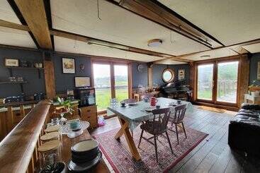 민박 Inner Dowsing Lightship