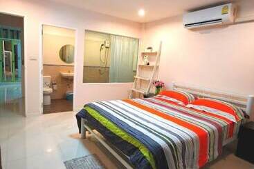 ペンション Pon House