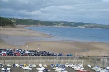 膳宿费 The Manian