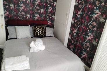 Резиденция Comfortable 4 Bed House In Hucknall, Nottingham