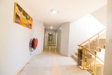 تختخواب و صبحانه Orangestar Lodge