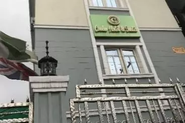 Coolio Hotel & Suites