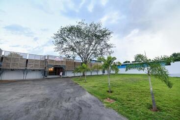 Hotel Shine Residency