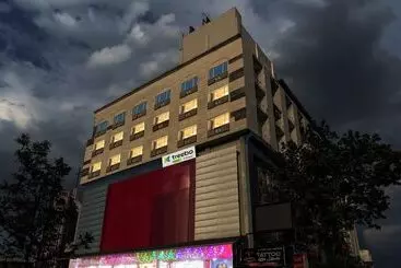 Hôtel Treebo D Grand