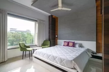 Hylife Hotel And Convention