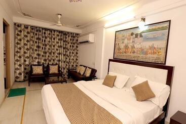 Отель Green View International