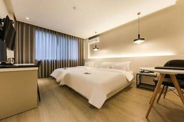 Motel Cheonan One Plus