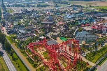 リゾートホテル Holiday Park Zator