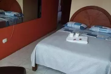 هتل Hostal Corona