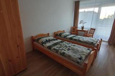 بنسيون Ubytovanie Funstar Topoľčany