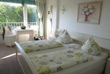 Bed and Breakfast Gaestehaus Jagsttalblick