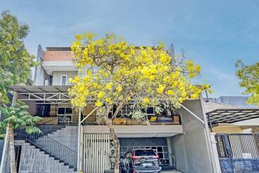 Hotel Oyo 93112 Garden Homestay 3 Merlion