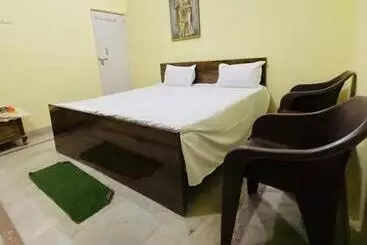 Majatalo Raghu Ashray Home Stay