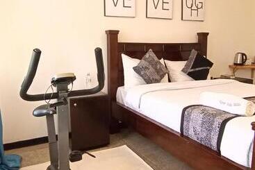 استراحتگاه Riverside 001