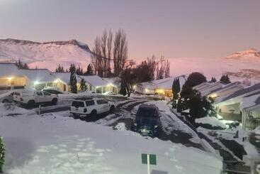 בית מלון כפרי Mountain Shadows