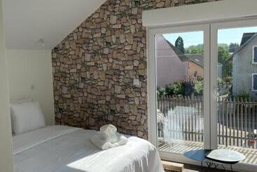 پانسیون Basel Airport Stay