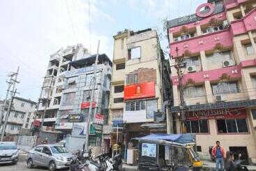 Pensió B&b Homes Guwahati