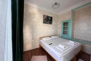 Petra Hotel & Coffee House