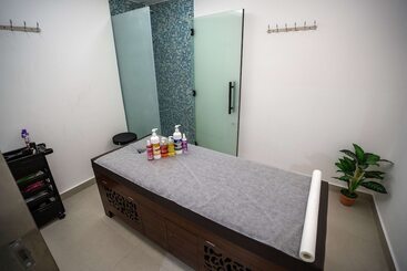 ホテル Best Western Plus Danat Almansak