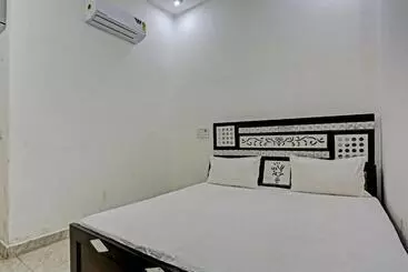 ホテル Oyo Ajay Guest House